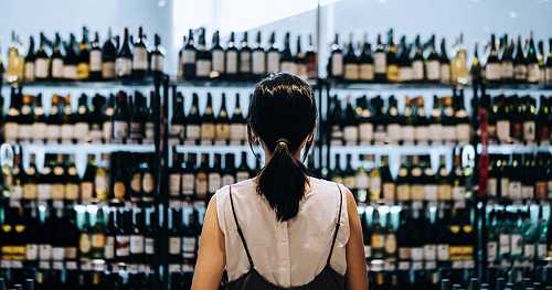 Does alcohol cause cancer? Will warning labels be updated? And more questions, answered.